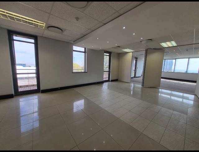898M² OFFICE TO LET IN SANDTON CENTRAL